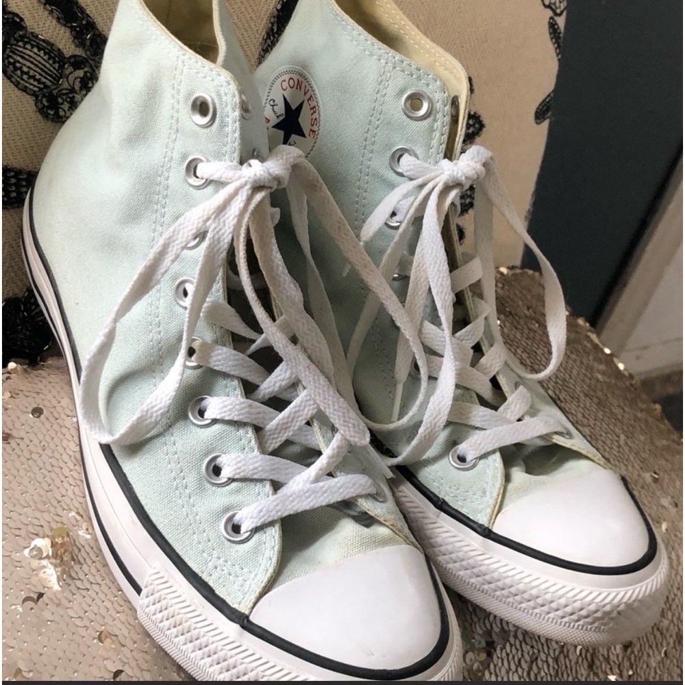 CONVERSE HIGH TOPS